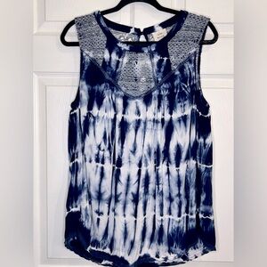 Knox Rose Sleeveless top - Blue/white tie dye w/ lace like detail - Sz. XXL